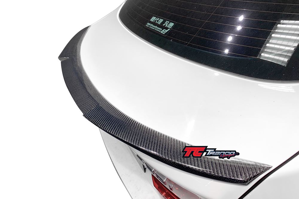 B43221 <BR> F36 M4 尾翼 大版  <BR> 適用:F36  <BR> 材質:碳纖維