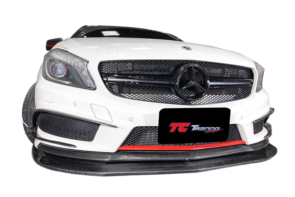 MA17617 <br> MA17617 W176 改款前 前下貼片 FOR AMG保桿 <br> 適用:改款前 AMG/A45保桿  <br>材質:碳纖維