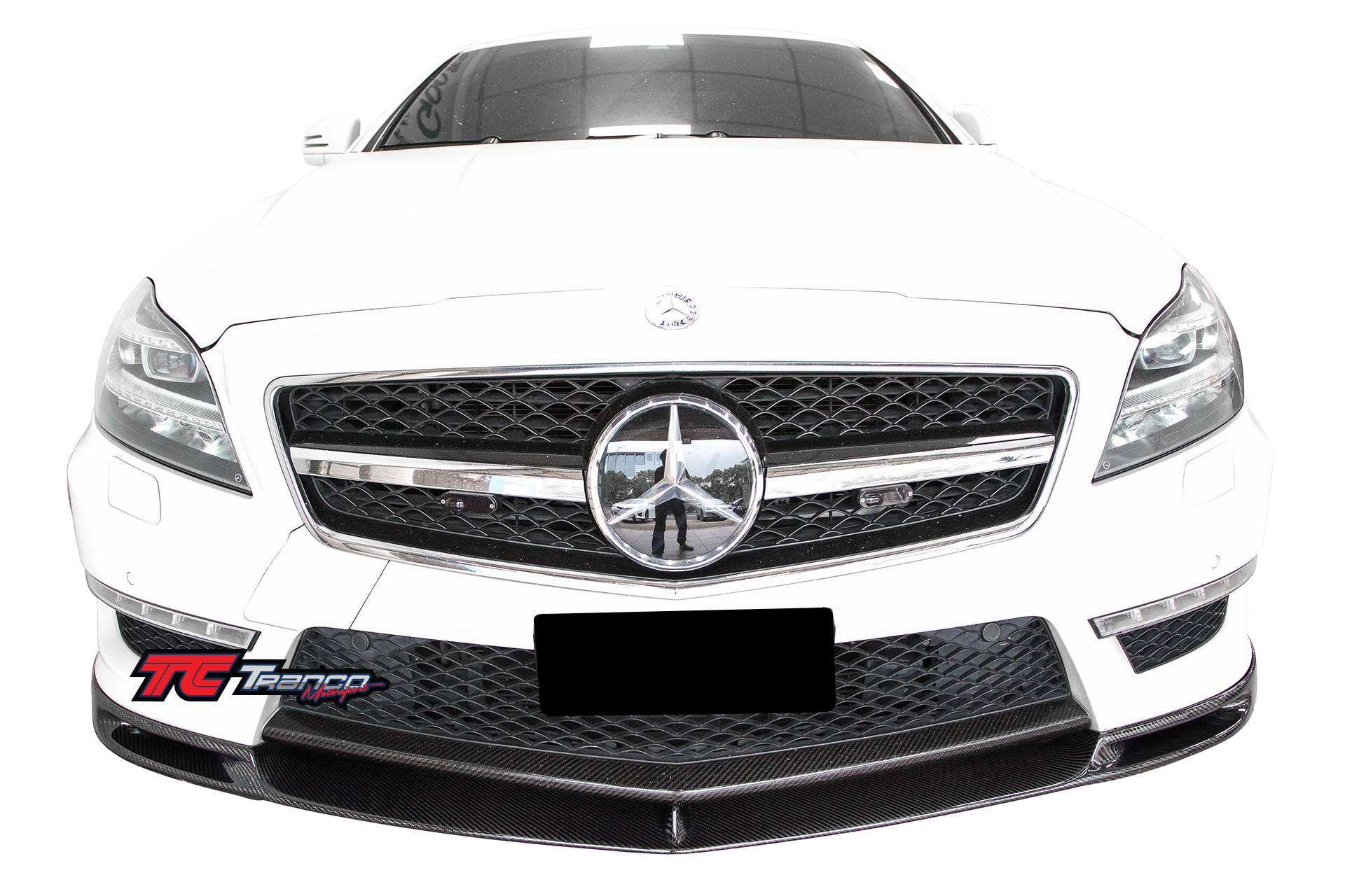 W218 改款前 V 前下巴 CLS63保