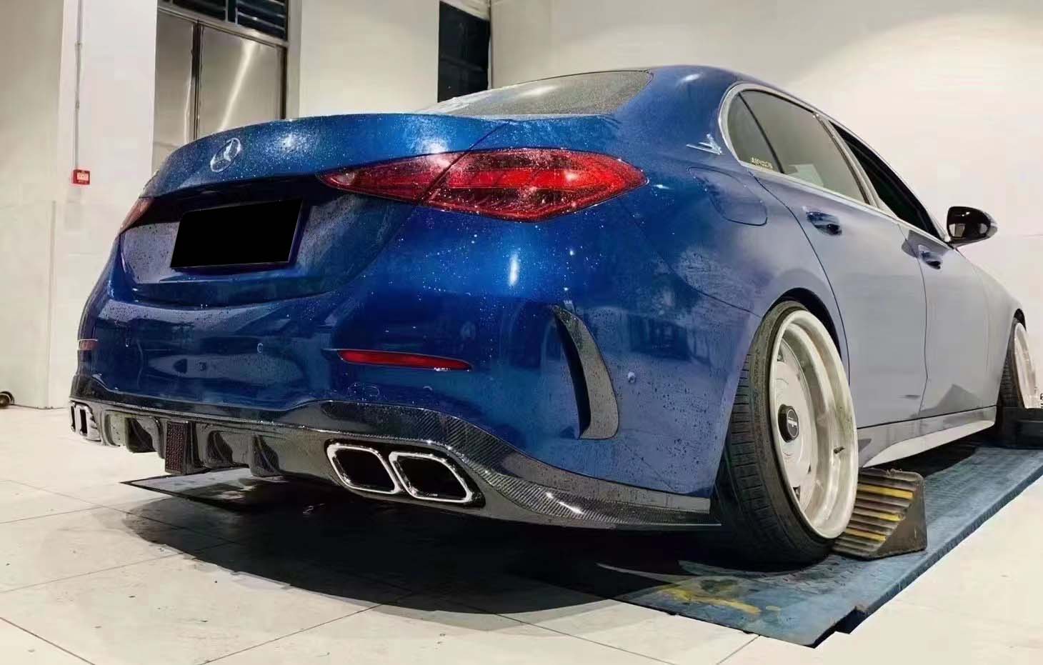 W206 V 後下巴 尾飾管