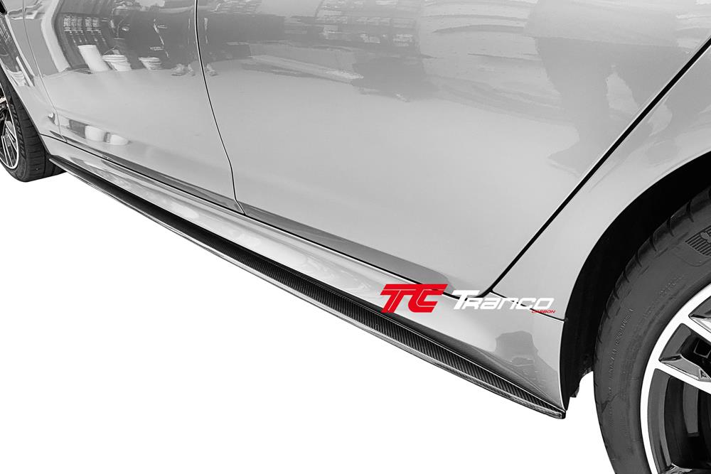 B59003 <BR> F90 M5 側裙定風翼 <BR> 適用:M5 保桿 <BR> 材質:碳纖維