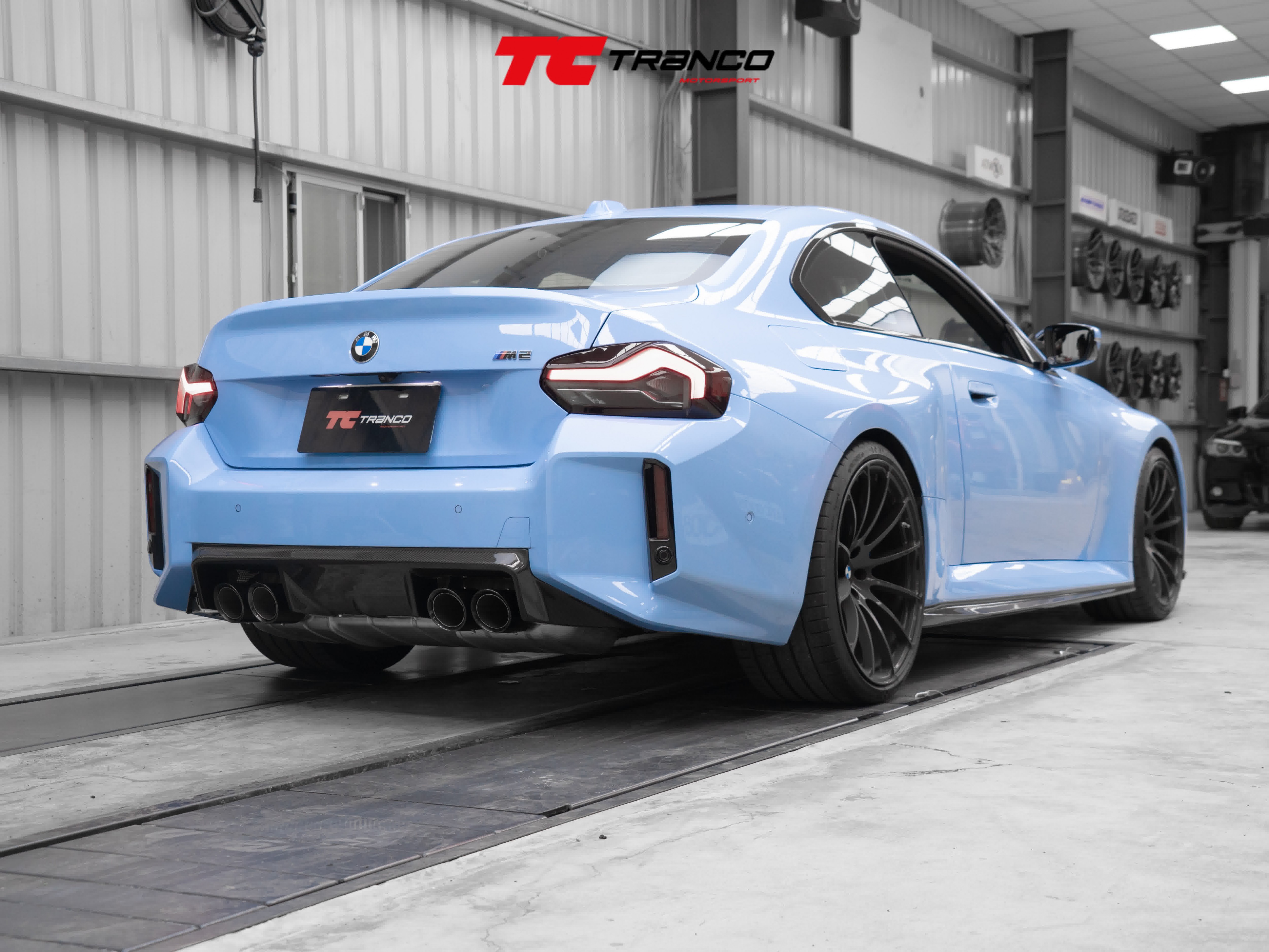 G87 M2 D 碳纖維側裙