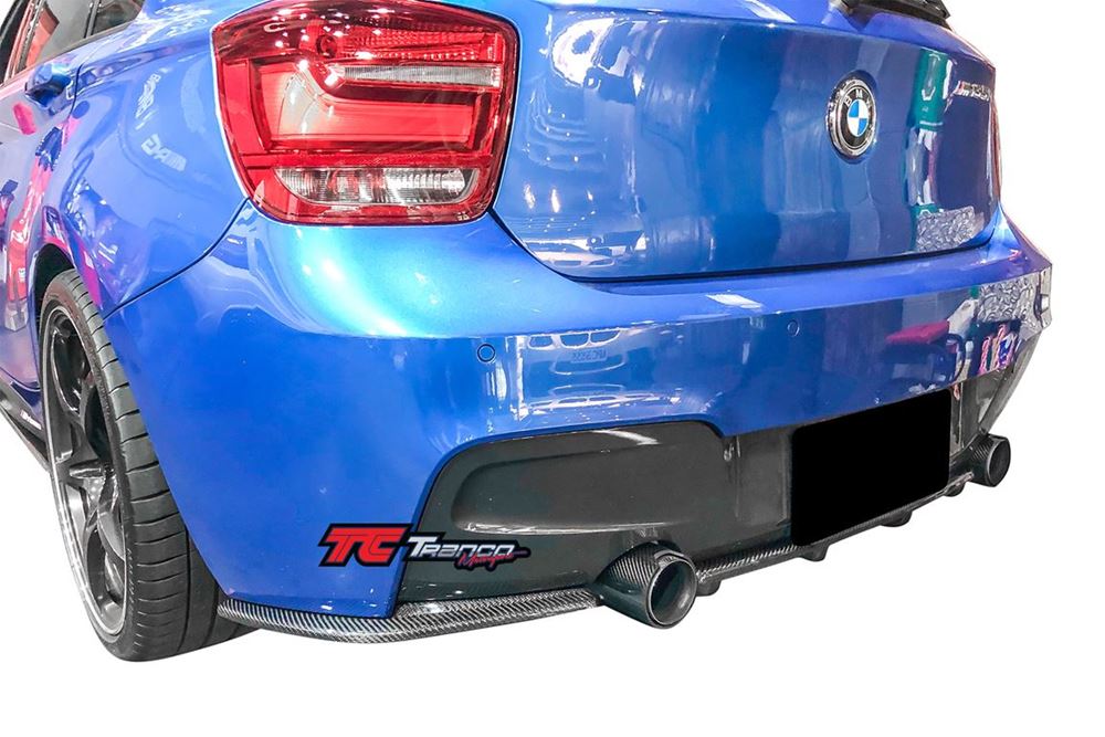 B12008  <BR>F20 改款前 後保定風翼 三件式<BR>  適用:M SPORT/ M TECH保桿  <BR>材質:碳纖維