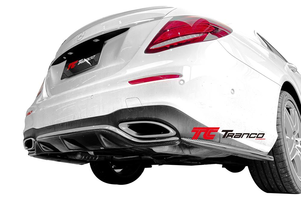 MC21320  <BR> W213 後下巴貼片  <BR> 適用:AMG保桿  <BR> 材質:碳纖維