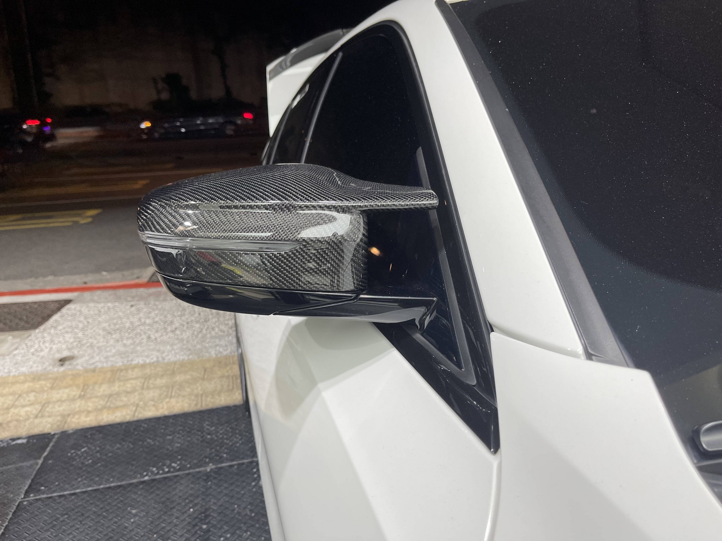 G22 G26 i4 牛角 碳纖維 後視鏡蓋