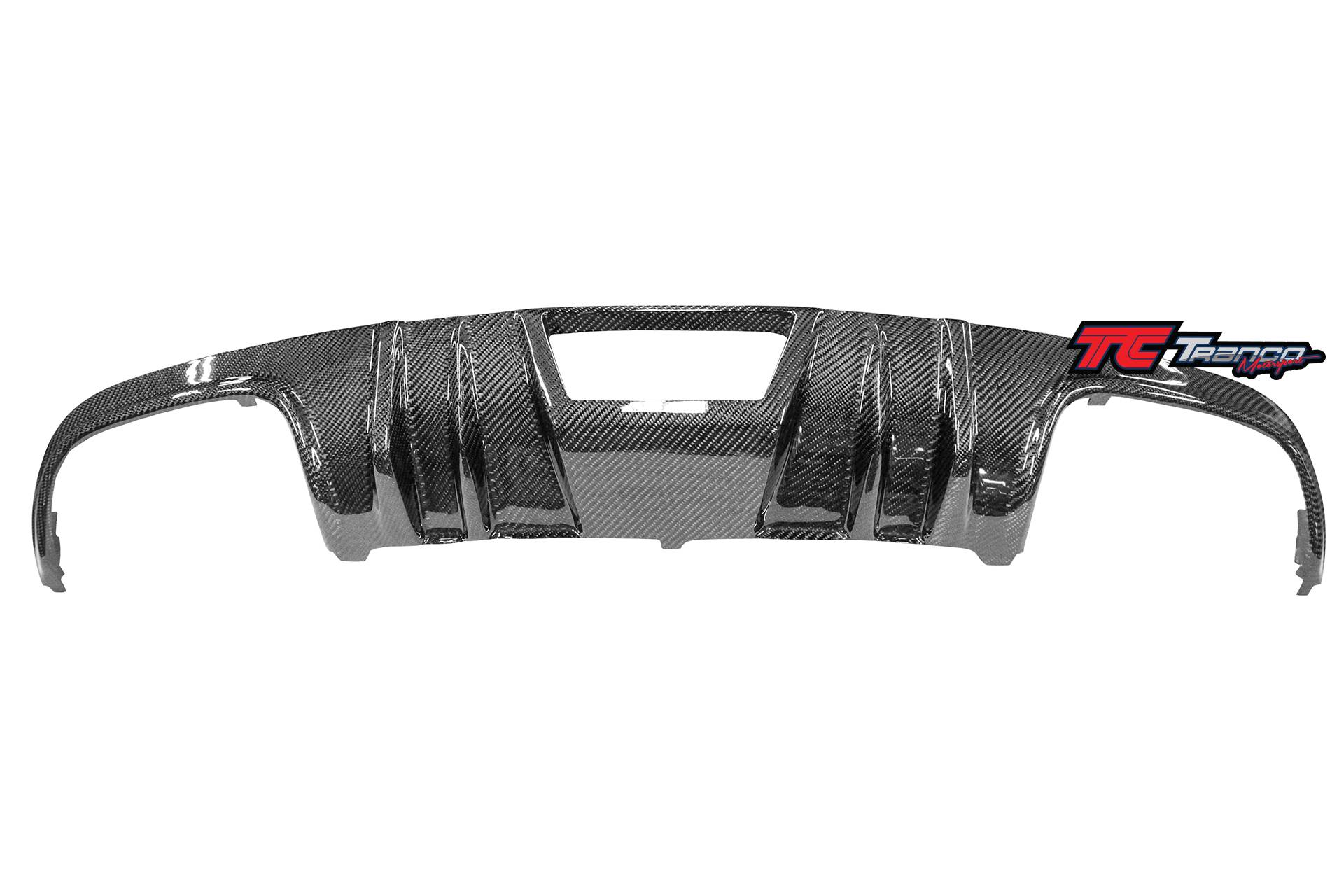 W204 改款前 V 後下巴 AMG C63保