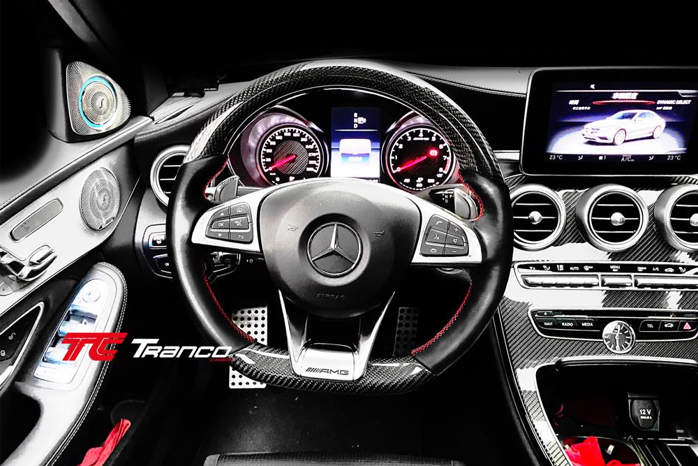 MU11  <BR> W213 方向盤 碳纖維 牛皮  <BR> 適用:W213 W238 <BR>  材質:碳纖維