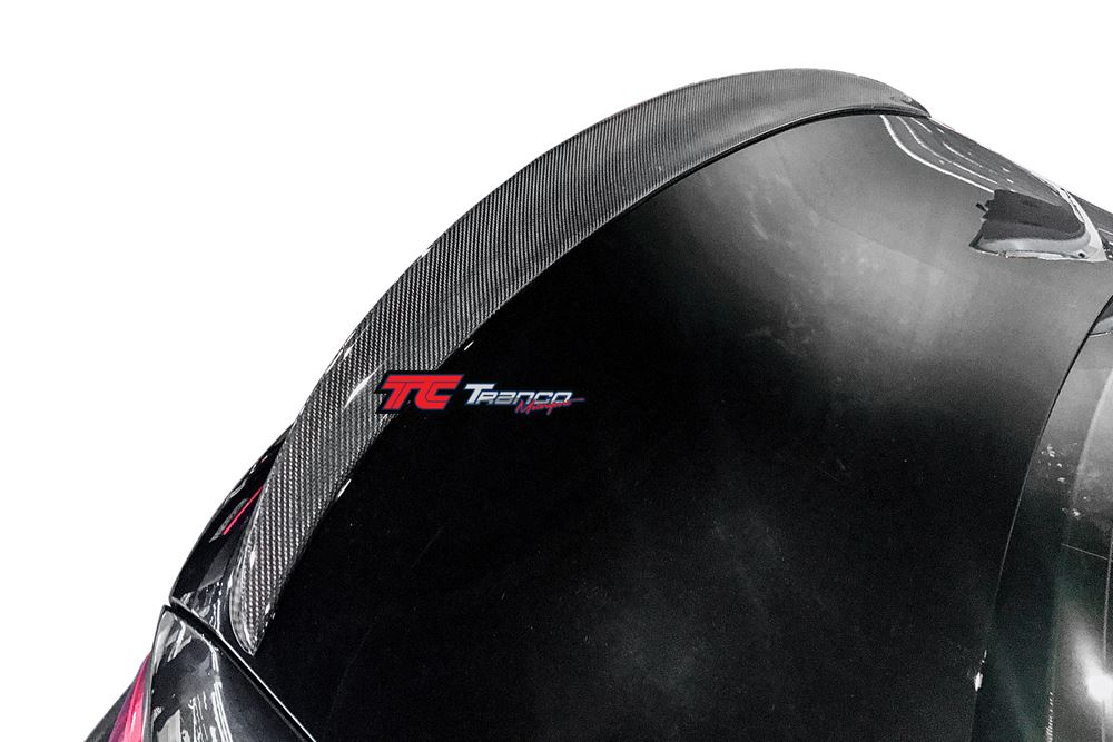 B53005  <BR> G30 P 尾翼   <BR>適用:G30 四門  <BR> 材質:碳纖維