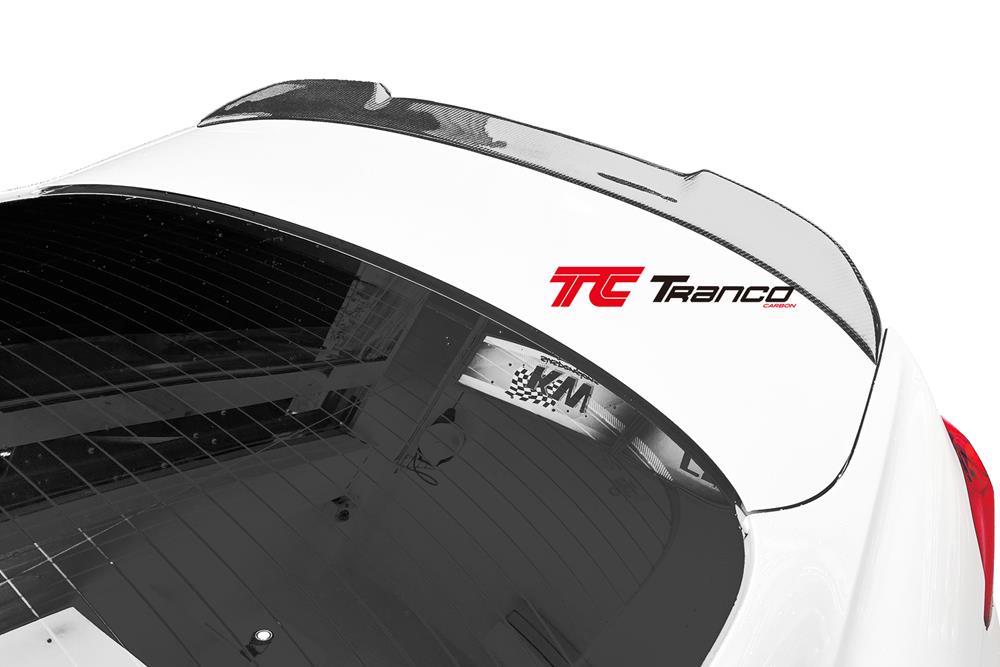 B43242 <BR>  F32 CS 尾翼 <BR>  適用:F32 <BR>  材質:碳纖維