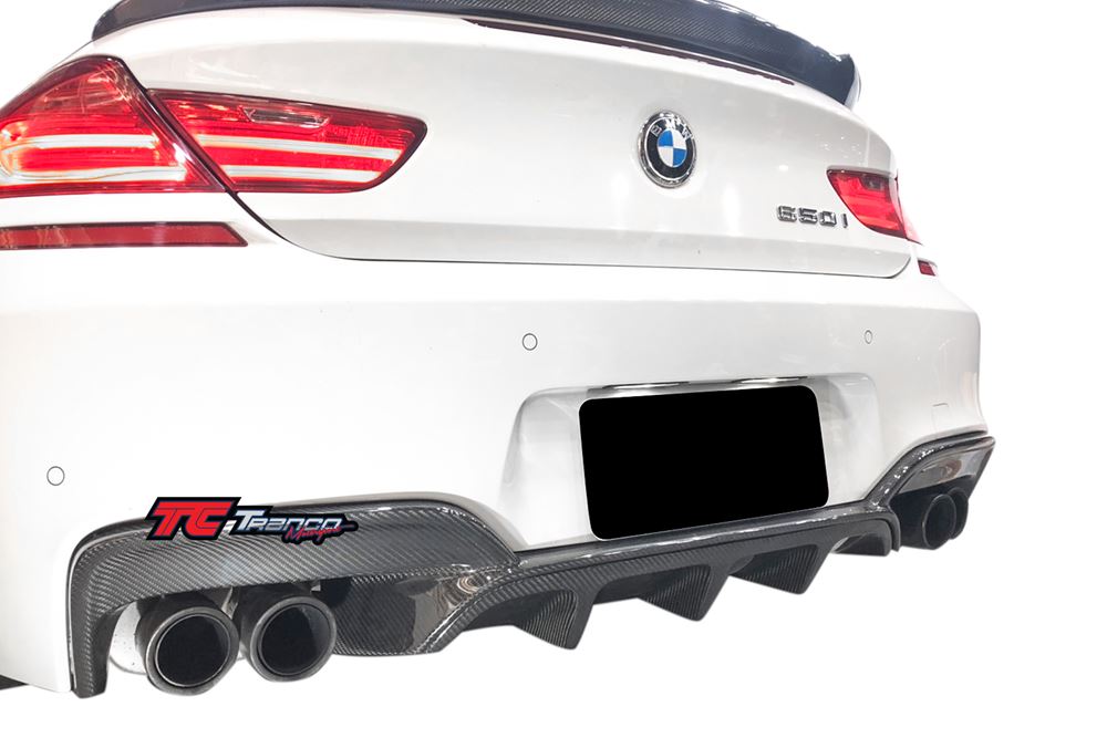 B606121303<BR>F06 F12 F13 A 後下巴 FOR M6 和 M保桿<BR>適用:M6/ M SPORT/ M TECH保桿<BR>材質:全碳