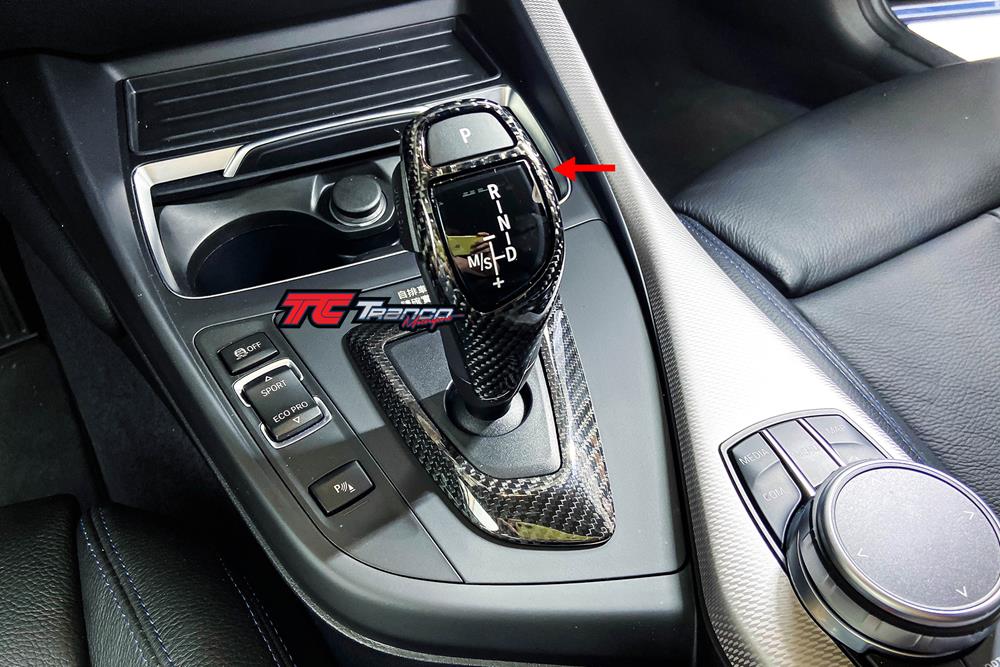 B51029<BR> F06 F12 F13 排檔桿蓋 排擋頭蓋 替換式<BR> 適用:F06 F12 F13<BR> 材質:碳纖維