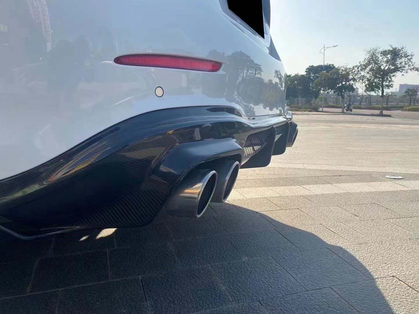 賓士 W205 B 後下巴