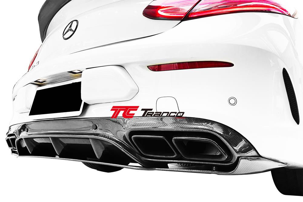 MC20551  <BR>C205 2門 E 後下巴 AMG/C63保桿 <BR> 適用:AMG/C63保桿 <BR> 材質:碳纖維