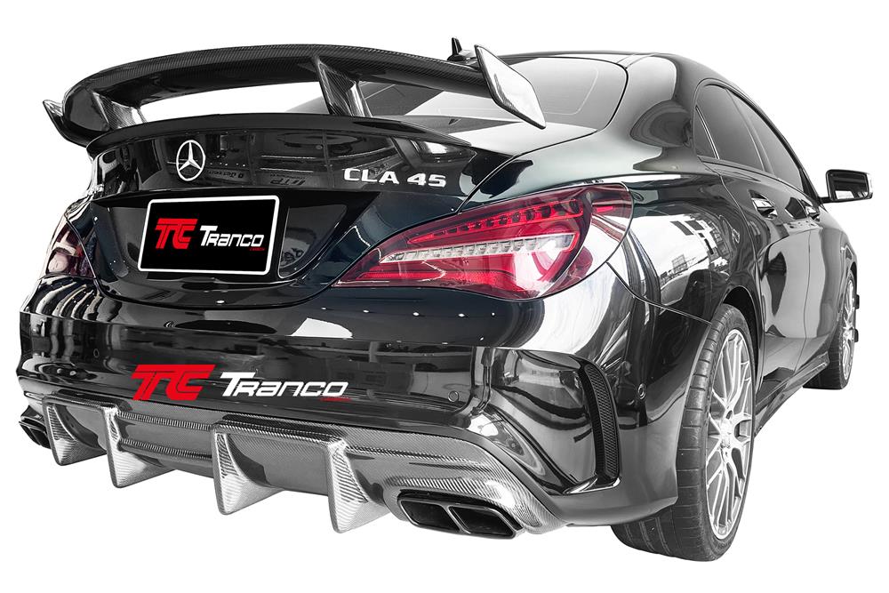 MCLA11714  <br>CLA C117 改款前 DTM 後下巴 AMG CLA45保 <br> 適用:改款前 AMG/CLA45保桿 <br> 材質:碳纖維