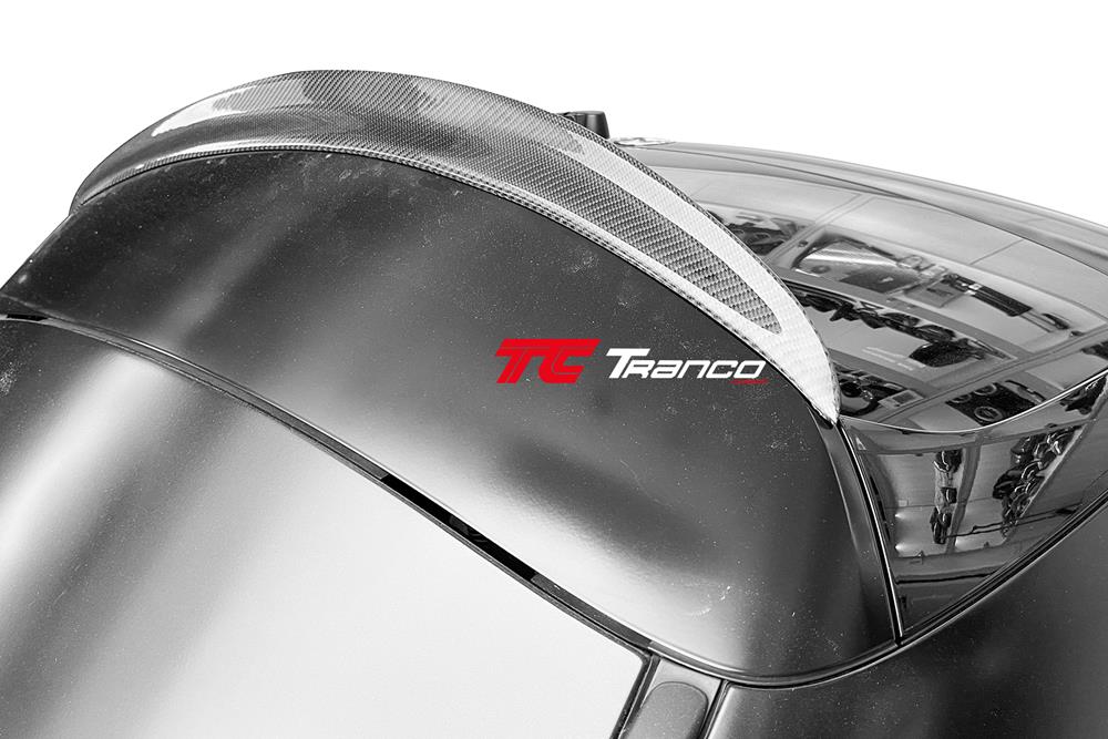 MC21329  <BR> S213 5門 後上尾翼 小版  <BR> 適用:S213五門<BR>  材質:碳纖維