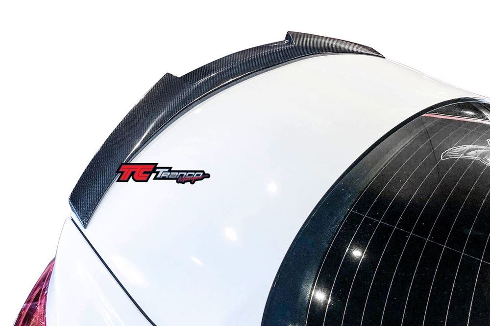 B43215<BR>   F32 M4 尾翼 大版 <BR>  適用:F32 <BR>  材質:碳纖維