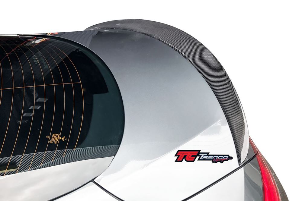 MC20511 <BR> C205 2門 A 尾翼 <BR> 適用:C205雙門 <BR> 材質:碳纖維