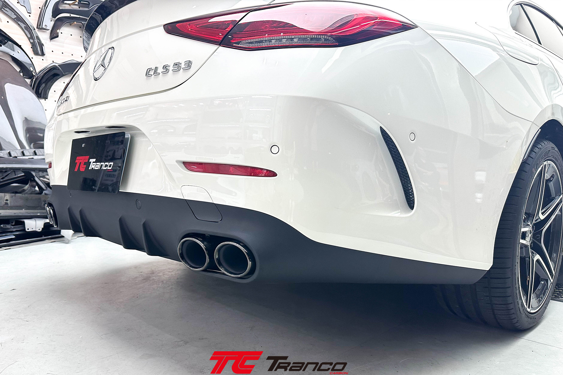 C257 CLS 53 後下巴總成