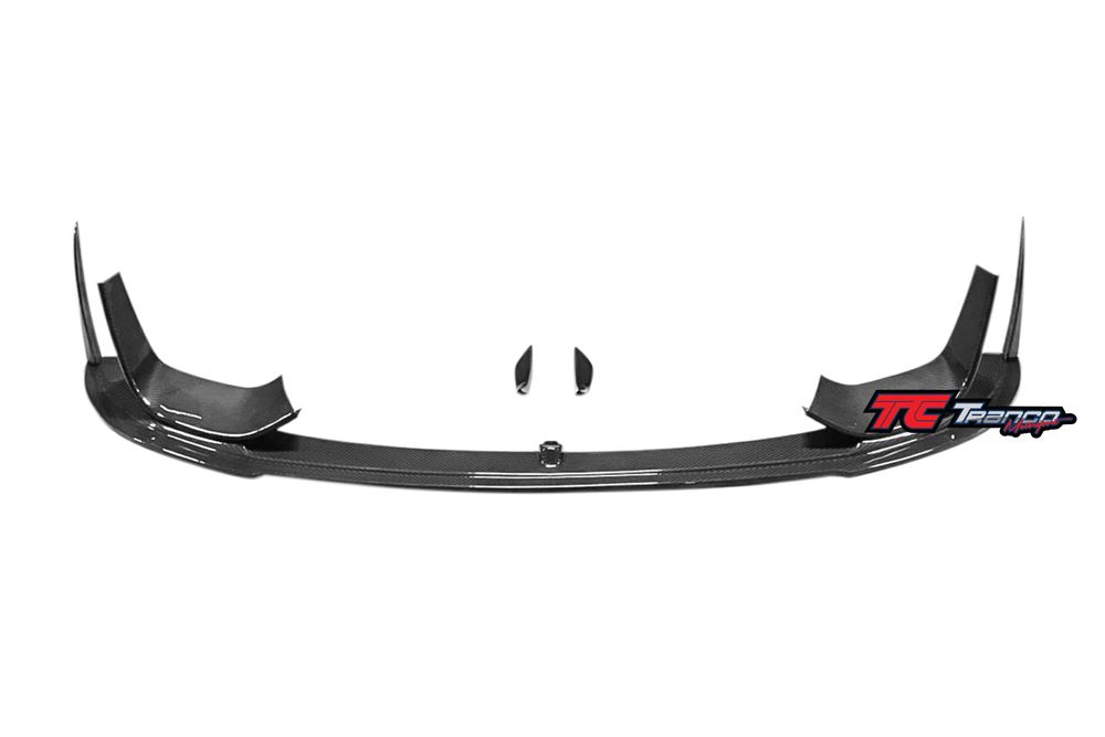 B34808231<BR>  F80/82/83 R 前下巴 <BR> 適用:M3/M4保桿  <BR>材質:碳纖維