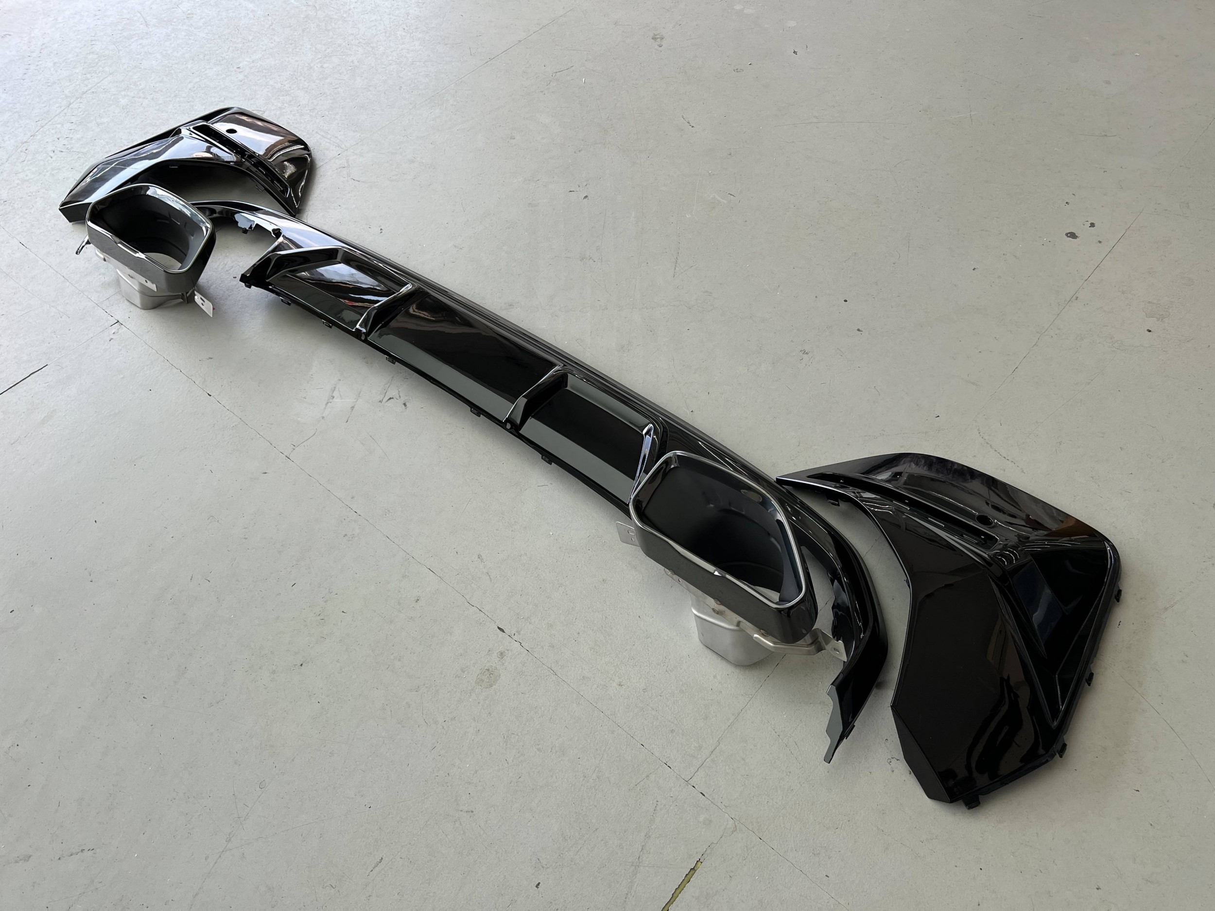 G26 改M440i 亮黑 後下巴 尾飾管