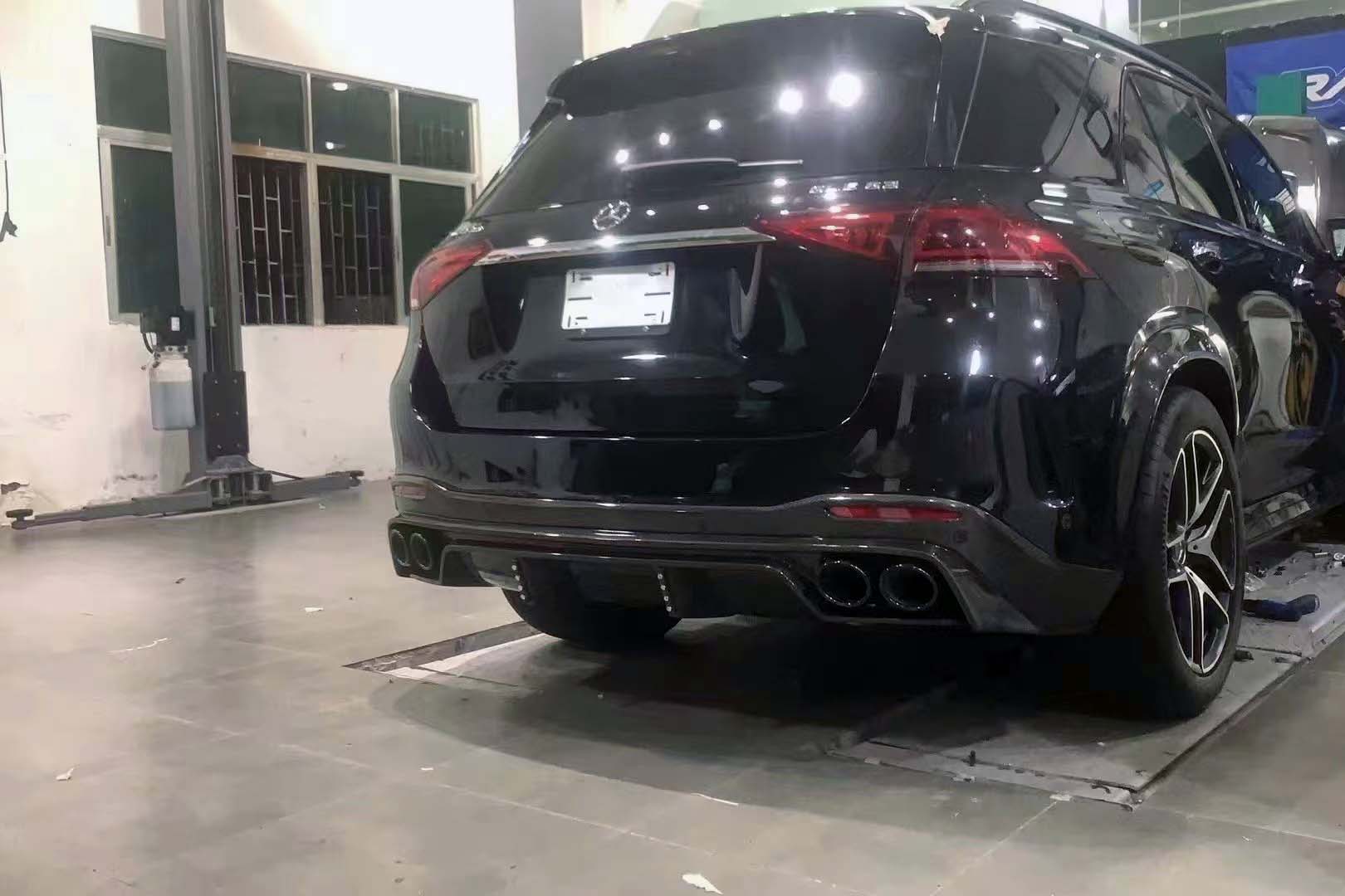 GLE SUV後下巴 AMG / 63保桿