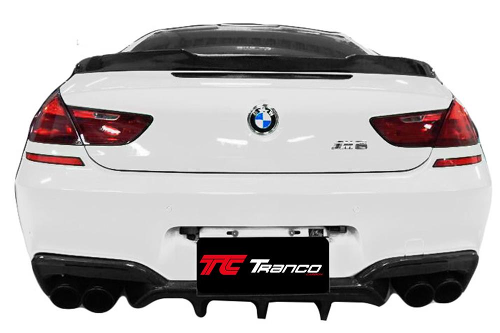 B606121309<BR>F12 F13 V 尾翼<BR>適用:F12 F13 雙門<BR>材質:碳纖維