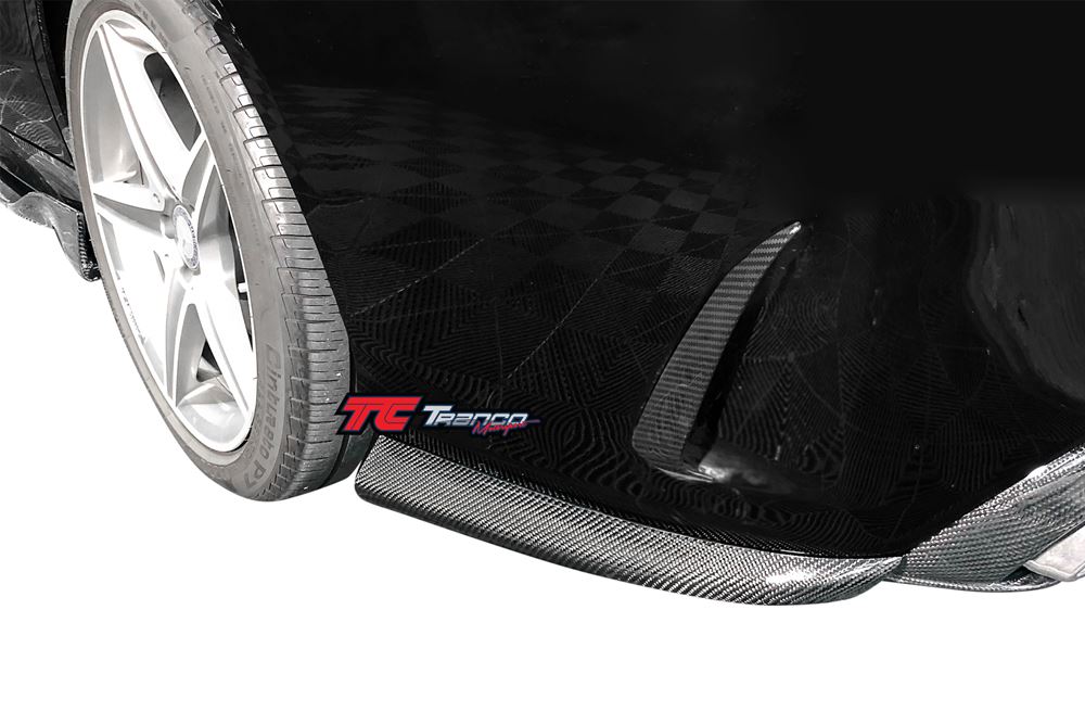 MC20534 <BR> W205 後保定風翼 平版 AMG/C63保桿  <BR>適用:AMG/C63保桿 <BR> 材質:碳纖維