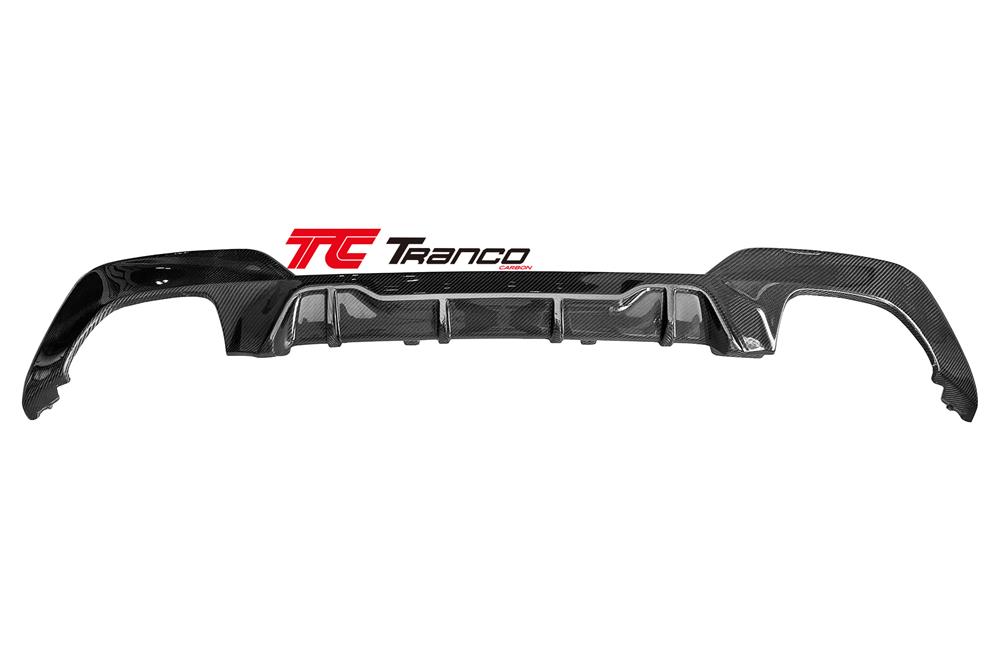 B32031 <BR> G20/G21 P 後下巴 方管 FOR M 保桿  <BR>適用:M SPORT/ M TECH保桿  <BR>材質:碳纖維