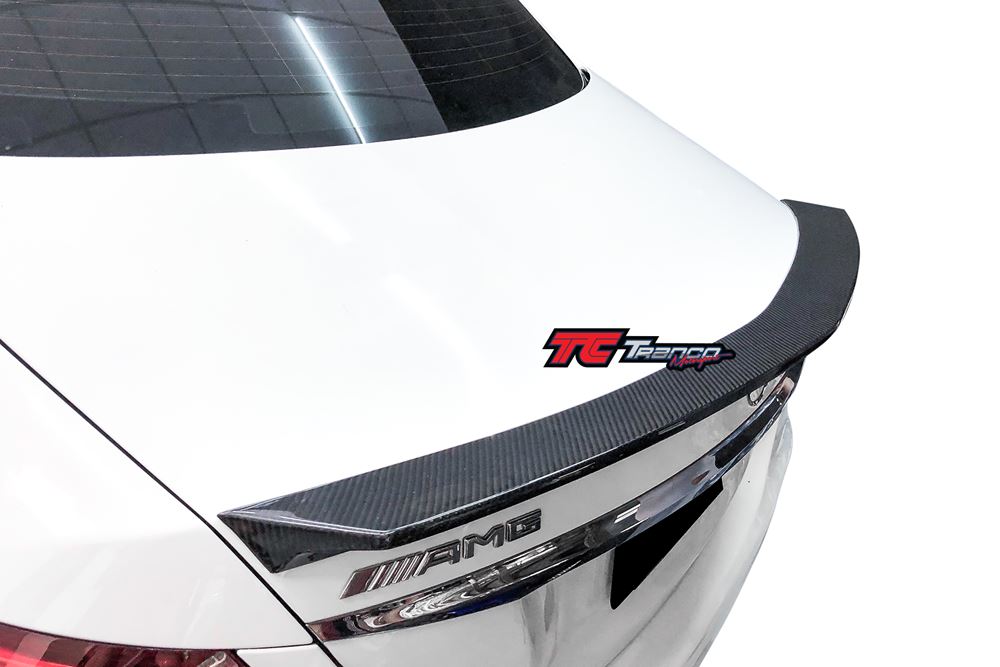 MC21304  <BR> W213 4門 V 尾翼 <BR>  適用:W213四門  <BR> 材質:碳纖維