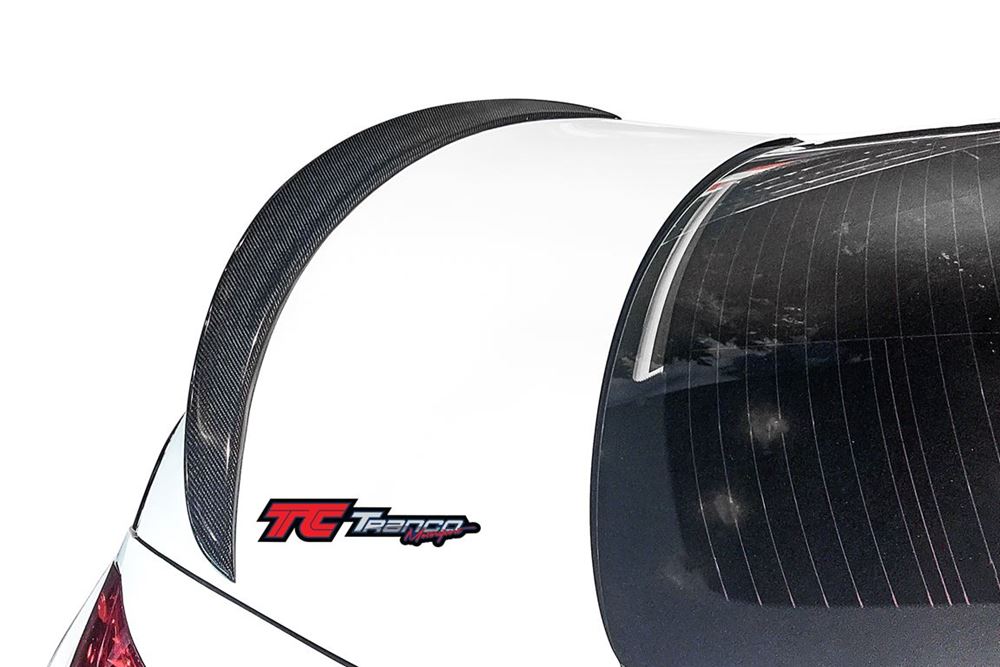 MC20513 <BR> W205 4門 A 尾翼  <BR>適用:W205四門 <BR> 材質:碳纖維