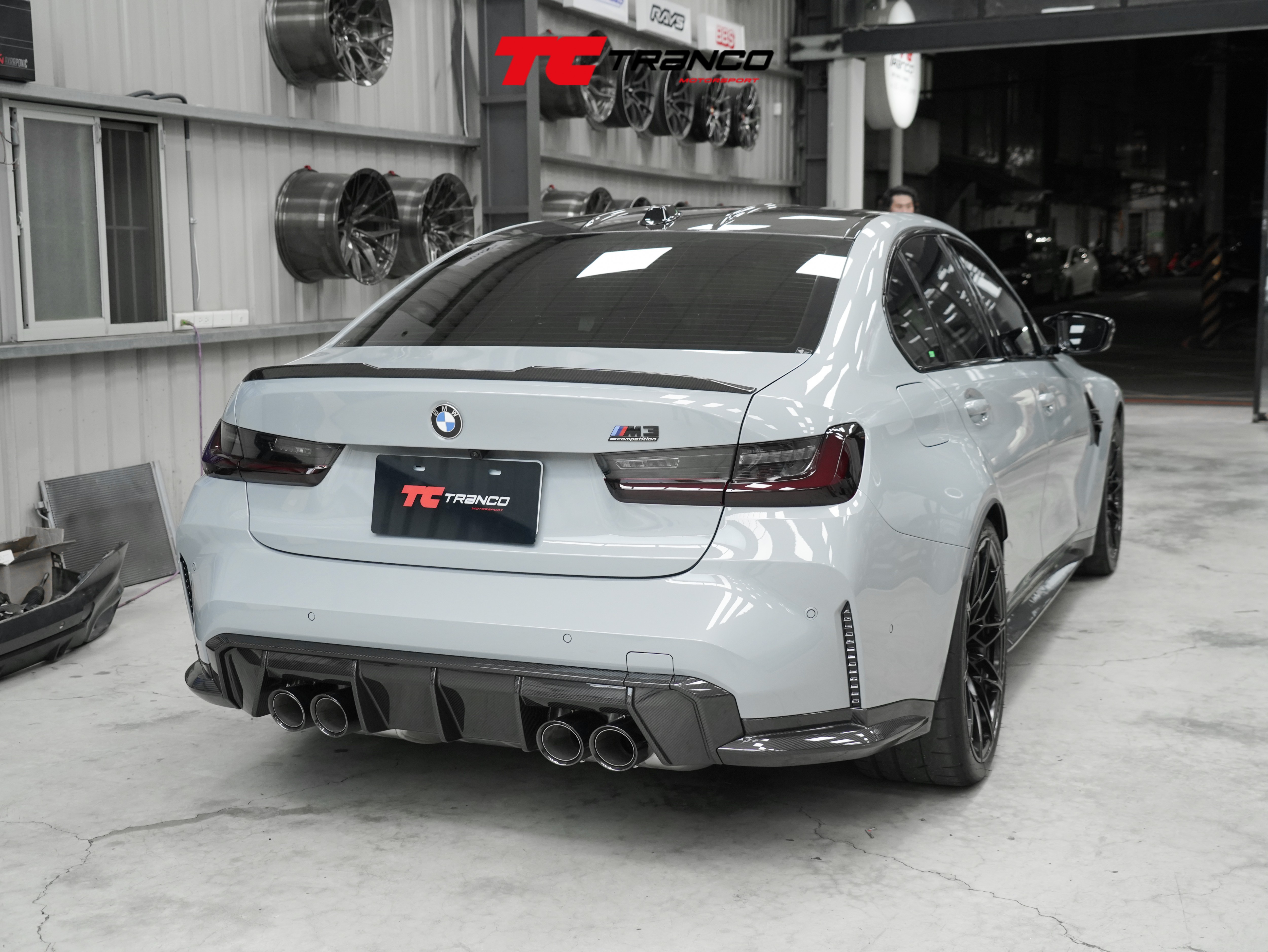 G80 V 碳纖維尾翼