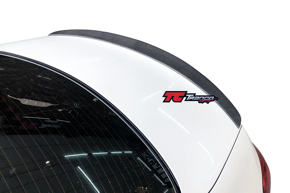 MC21303 <BR>  W213 4門 A 尾翼  <BR> 適用:W213四門 <BR>  材質:碳纖維