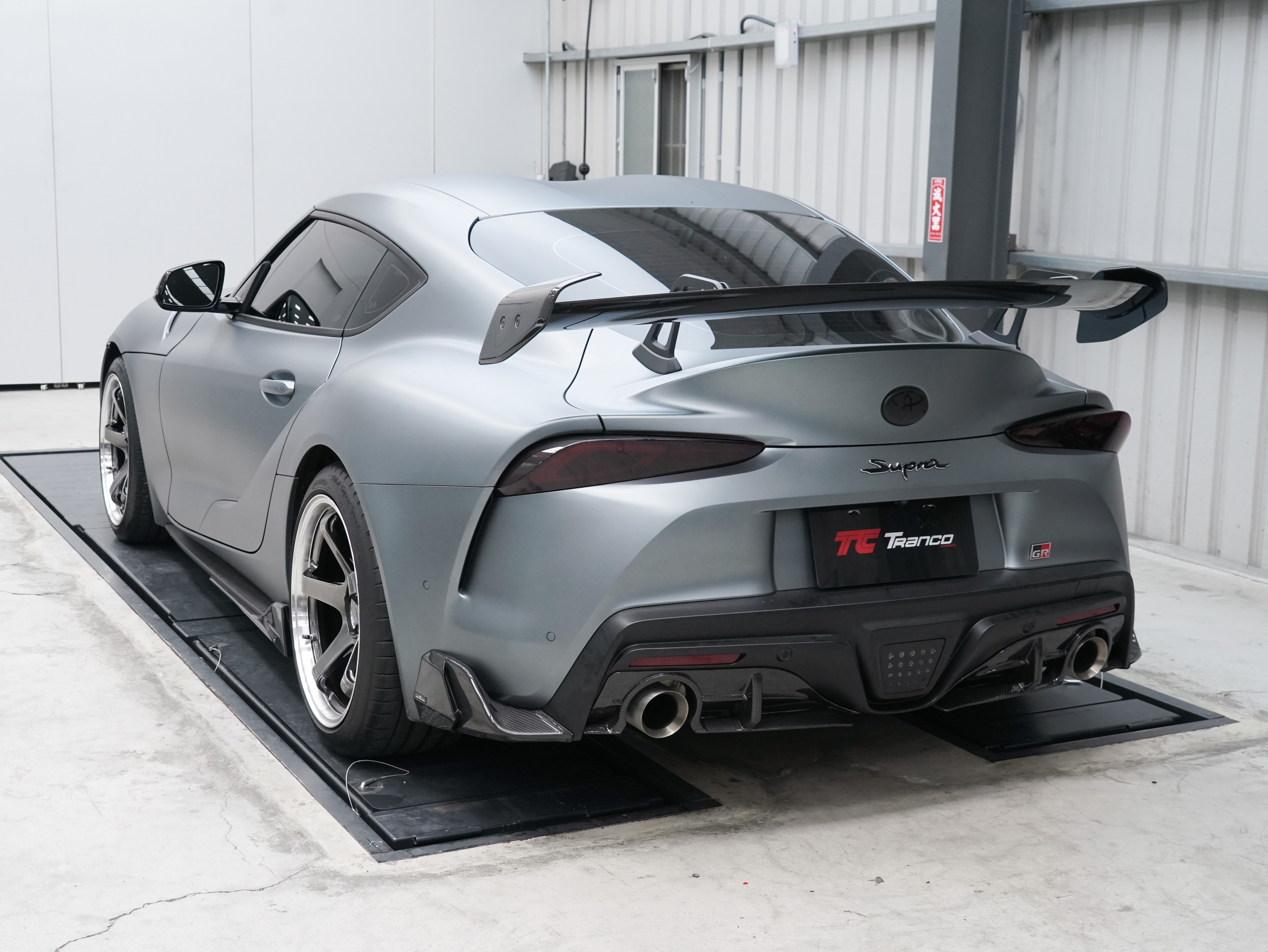 SUPRA Armaspeed 碳纖維後下擾流