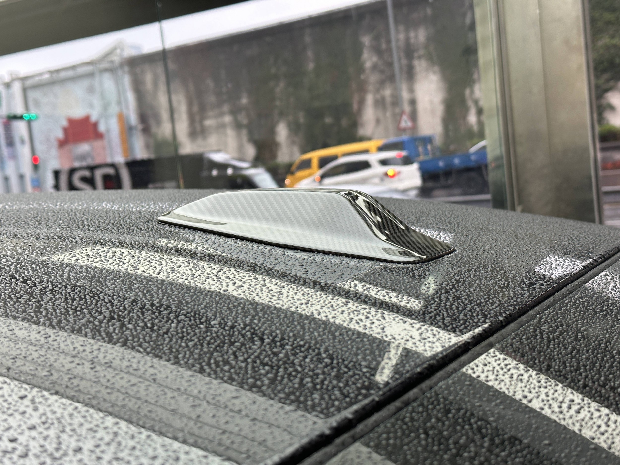 G26 i4 碳纖維 天線蓋