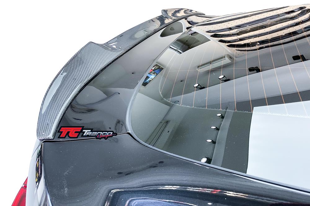 BX3X4010205 <BR> G02 X4 CS 尾翼  <BR>適用:G02 X4 <BR> 材質:碳纖維