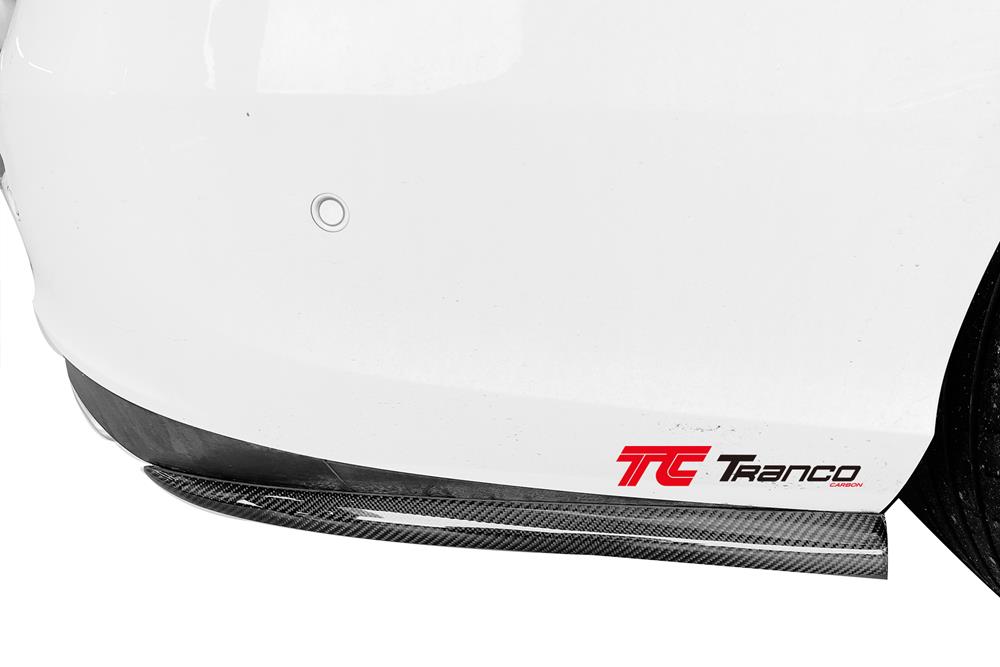 MC21319 <BR>  W213 後保定風翼 <BR>  適用:AMG保桿 <BR>  材質:碳纖維