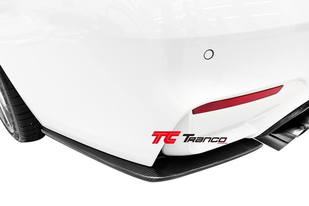 B34808238  <BR>F80/82/83 D 後保定風翼 <BR> 適用:M3/M4保桿 <BR> 材質:碳纖維