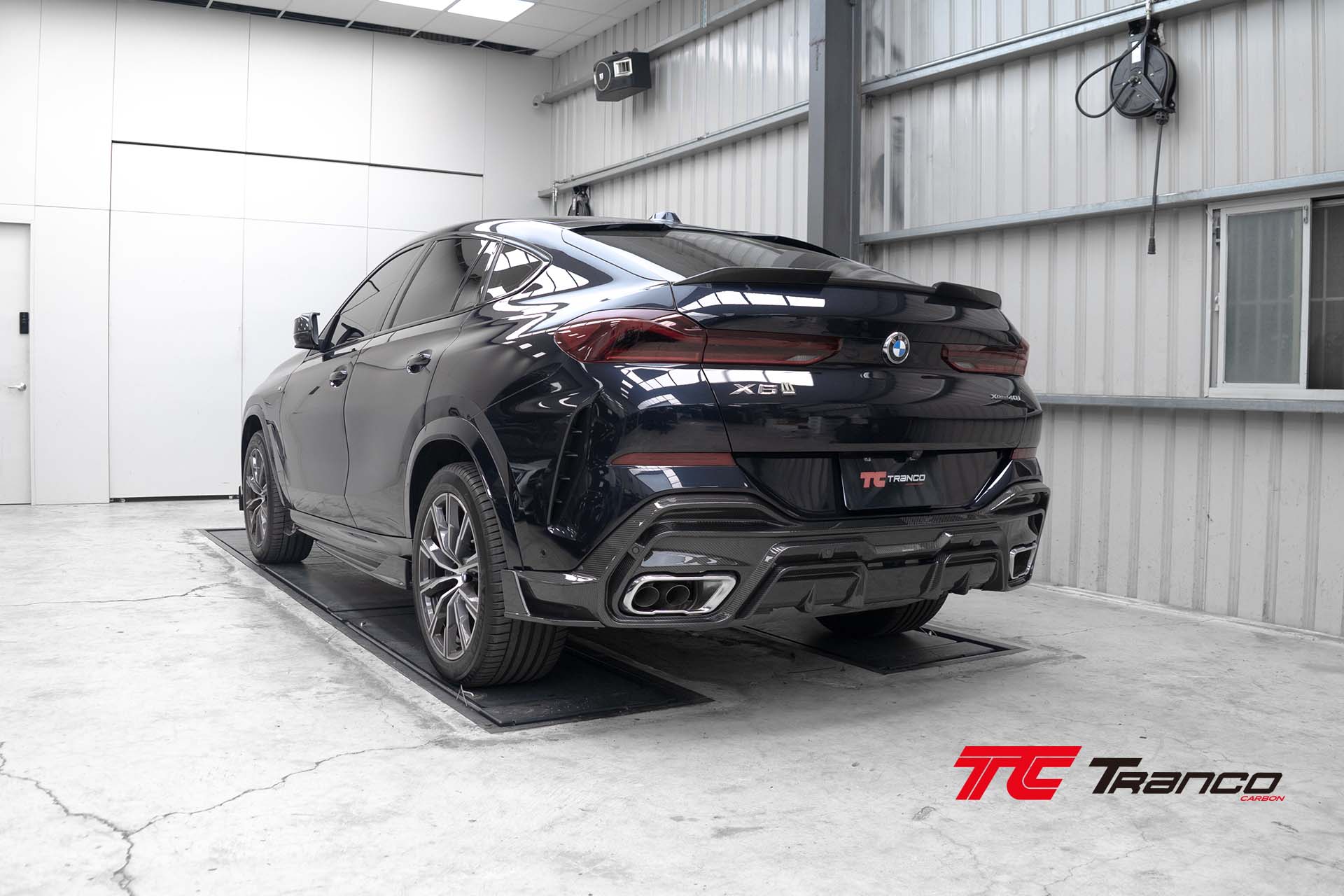 G06 X6 LCI Paktechz 碳纖維後下巴