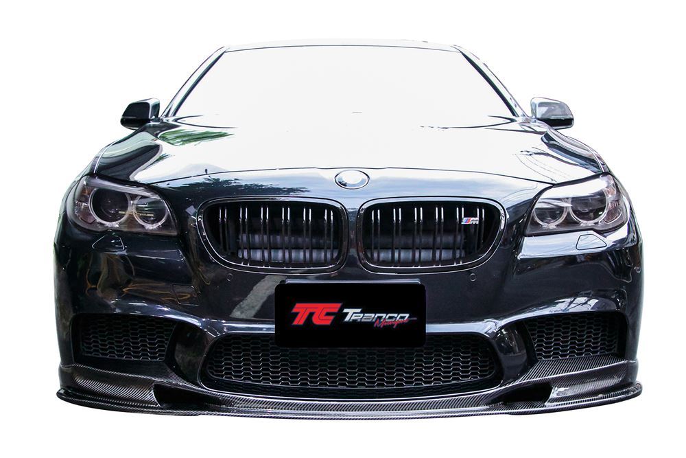 B51041<BR>F10/11 D 前下巴 FOR 台製M5保桿<BR>適用:台製M5樣式保桿<BR>材質:碳纖維