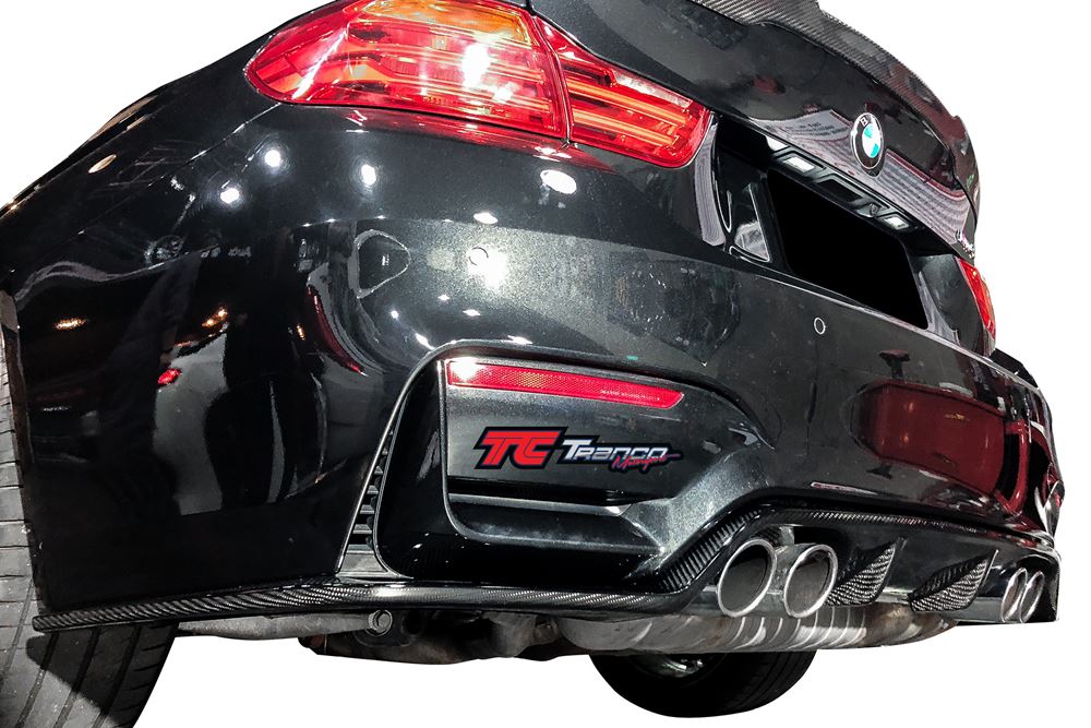 B34808217 <BR>F80/82/83 D 後下巴 <BR> 適用:M3/M4保桿<BR>  材質:碳纖維