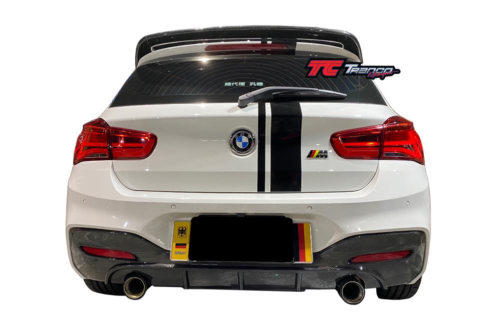 B12031<BR>  F20 LCI 小改款 P款 後下巴 雙邊單出 FOR M保桿<BR> 適用:M SPORT/ M TECH保桿 <BR> 材質:碳纖維