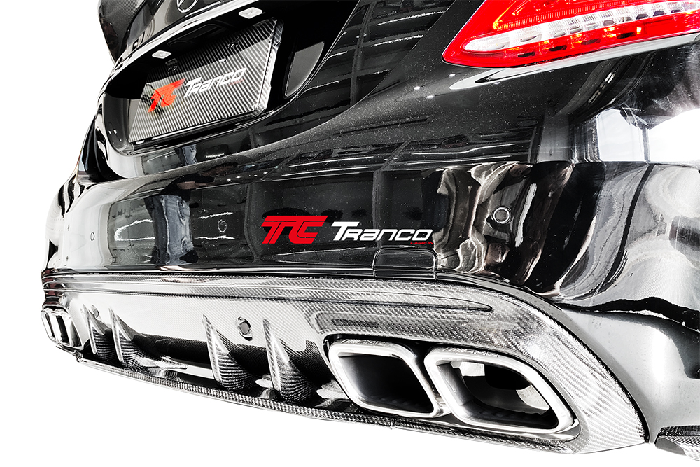 MC20547 <BR> W205 LCI 小改款 C63 後下巴 FOR AMG/C63保桿 <BR> 適用:AMG/C63保桿 <BR> 材質:碳纖維