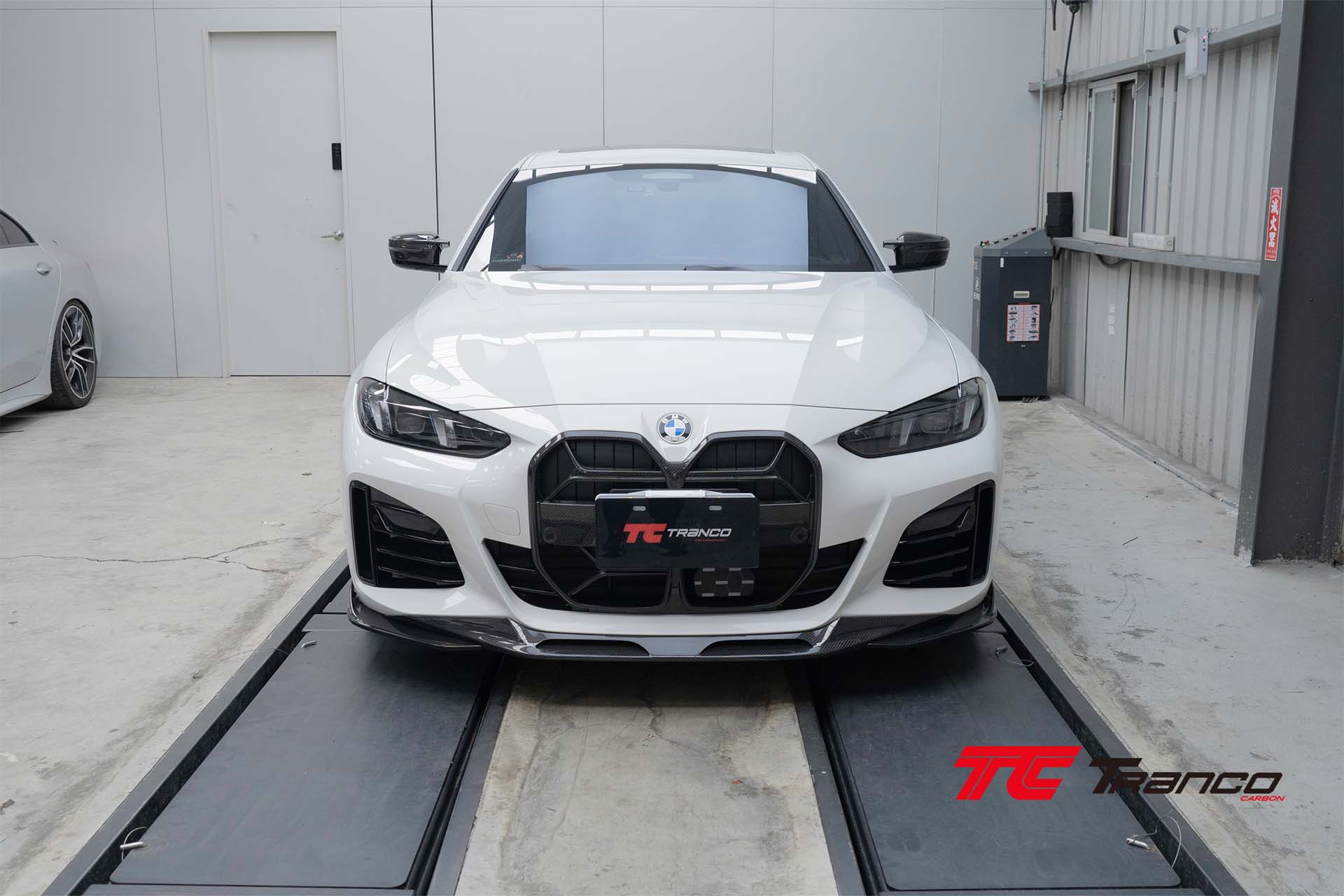 BMW G26 CSL 碳纖維水箱罩